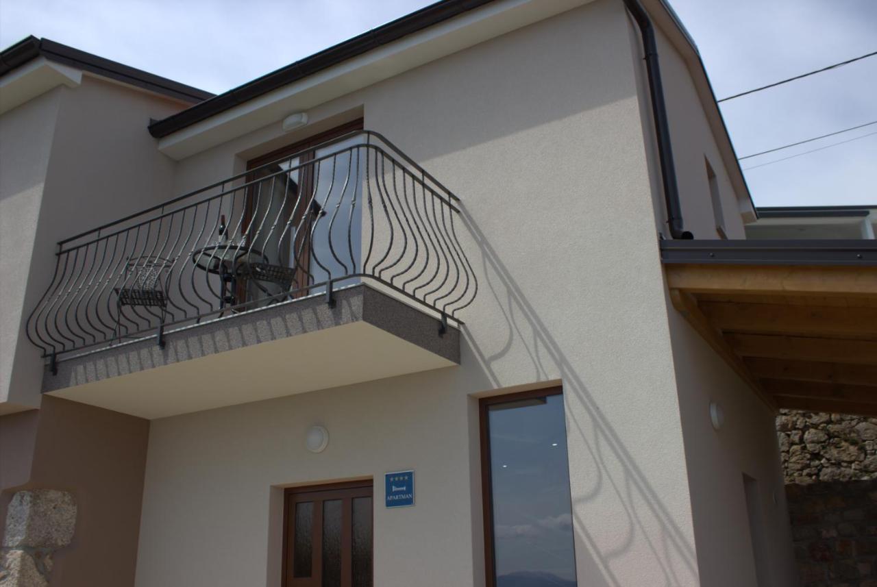 Apartman Sara S Pogledom Na More Lovran Kültér fotó