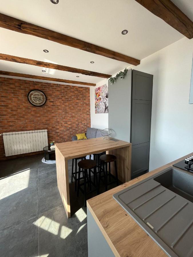 Apartman Sara S Pogledom Na More Lovran Kültér fotó