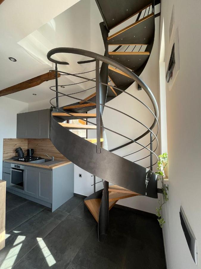 Apartman Sara S Pogledom Na More Lovran Kültér fotó